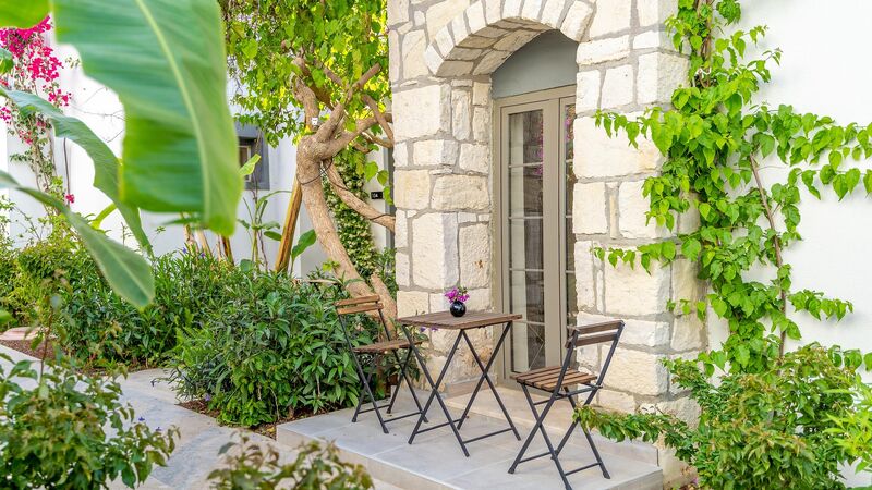 Moyo Luxury Boutique Hotel & Beach