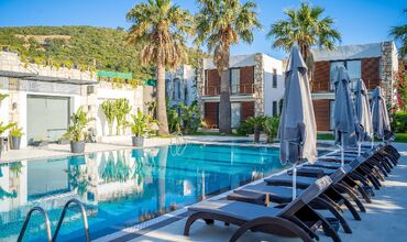 Moyo Luxury Boutique Hotel & Beach